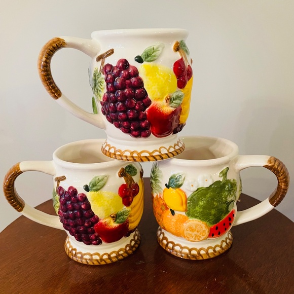 Set of three hand-painted ceramic mugs with raised fruit designs, Vintage mugs - Picture 2 of 6